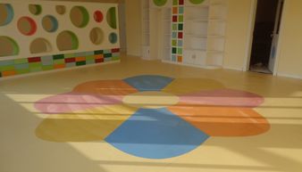 幼儿园pvc塑胶地板防污抗菌人体工程学解析