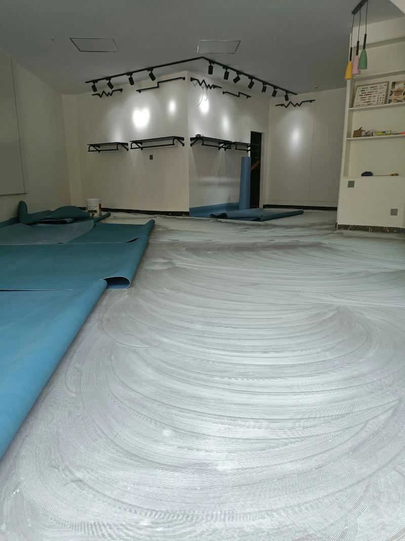 PVC塑胶地板施工指南 单人操作与批发优势